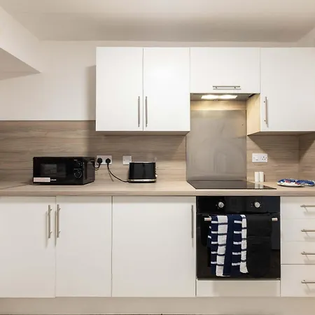 Fabulous 1 Bed Harbour-side With Balcony Apartament