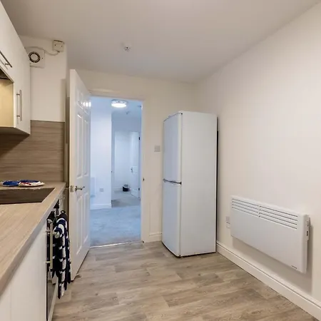 Fabulous 1 Bed Harbour-side With Balcony Apartament *