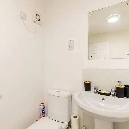 Fabulous 1 Bed Harbour-side With Balcony Apartament *