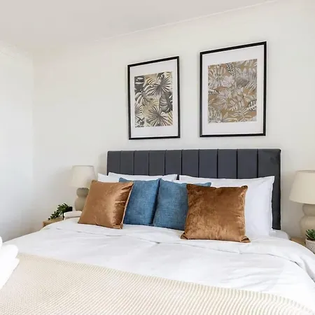 Fabulous 1 Bed Harbour-side With Balcony Apartman Whitehaven
