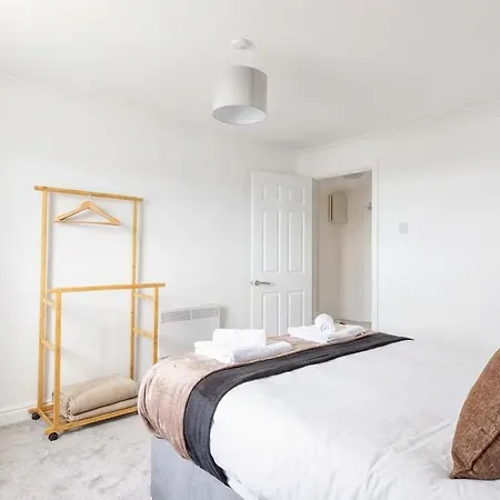 アパート Fabulous 1 Bed Harbour-side With Balcony ホワイトヘイブン