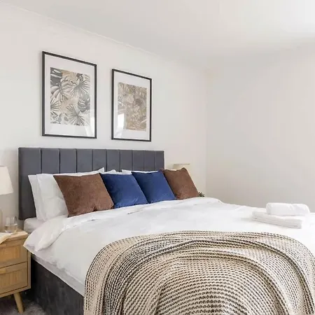 アパート Fabulous 1 Bed Harbour-side With Balcony ホワイトヘイブン