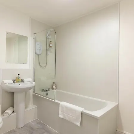Fabulous 1 Bed Harbour-side With Balcony * ホワイトヘイブン