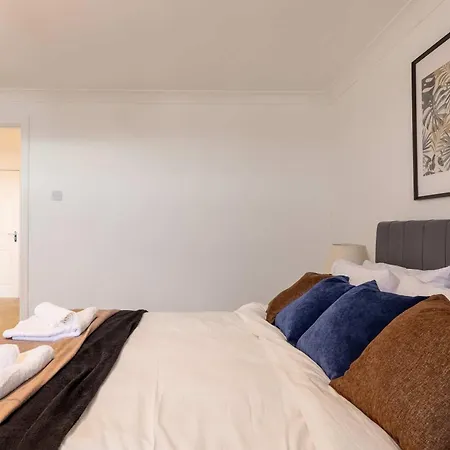 Fabulous 1 Bed Harbour-side With Balcony Whitehaven