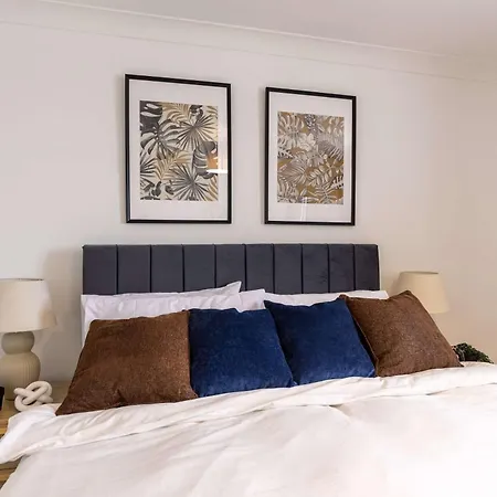 Fabulous 1 Bed Harbour-side With Balcony Whitehaven