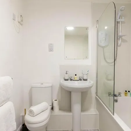 Fabulous 1 Bed Harbour-side With Balcony Apartment Whitehaven